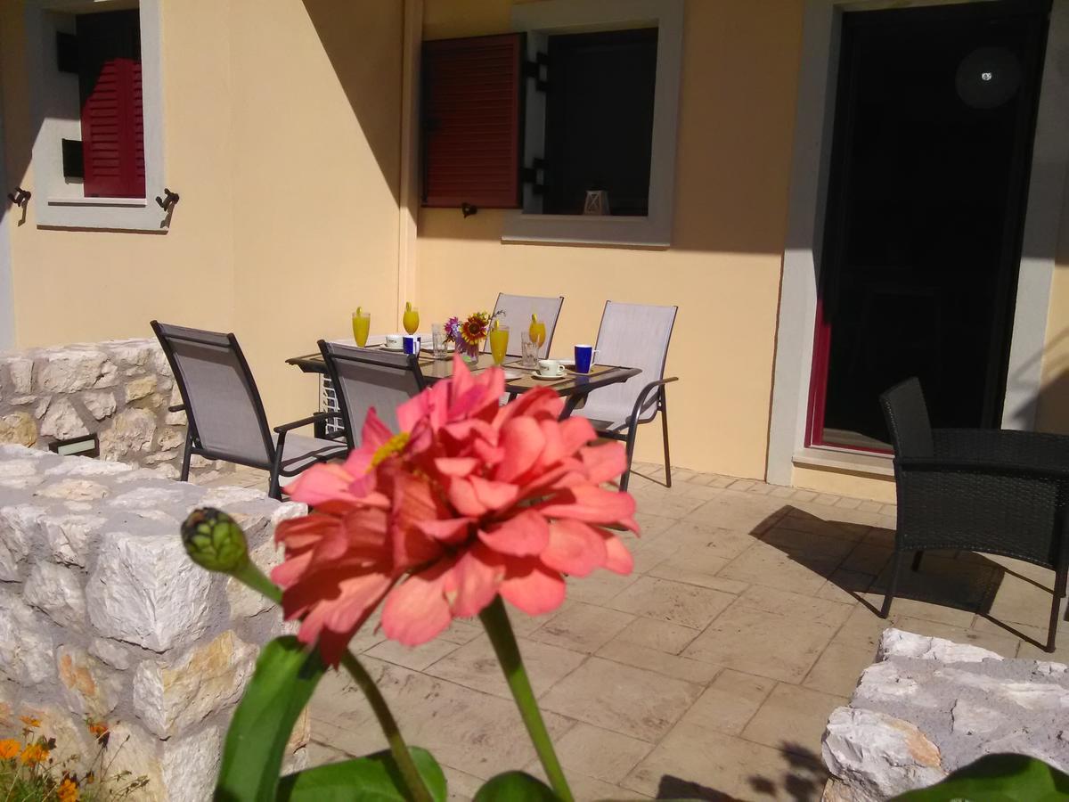 Mikros Gialos Apartments Dış mekan fotoğraf